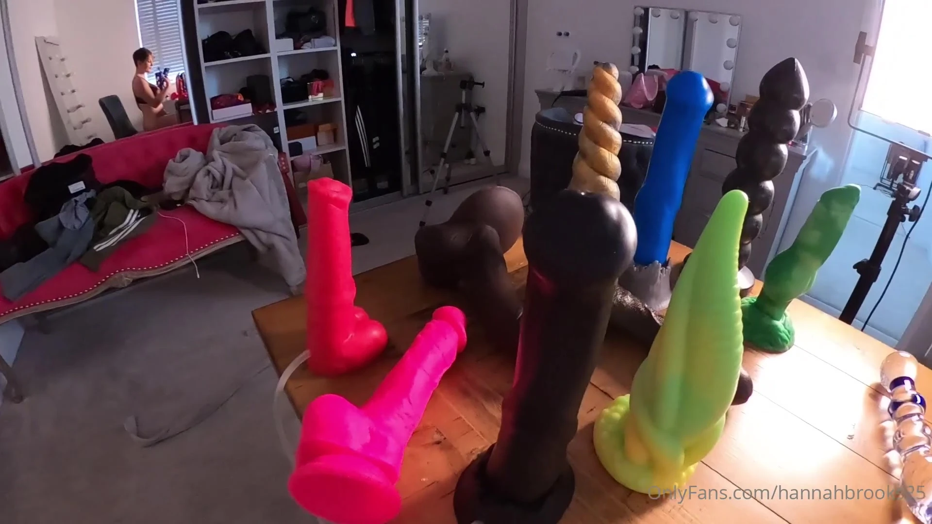 Hannah Brooks Naked Leaks Exposed