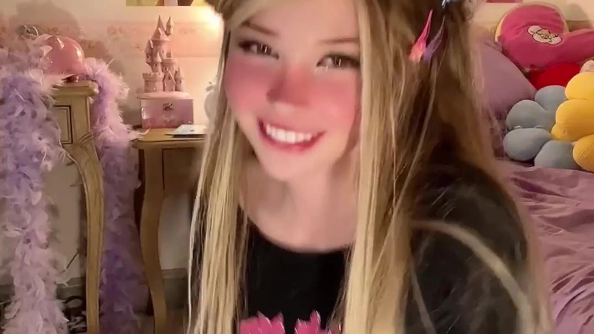 Belle Delphine l e a k e d