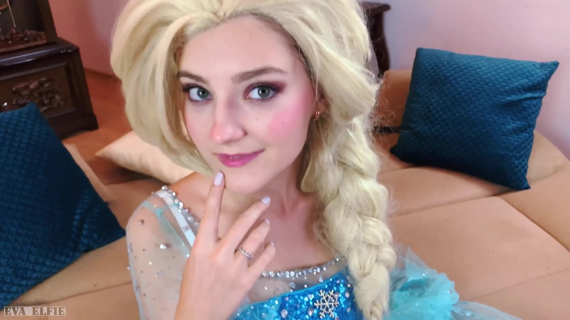 female Eva Elfie of Full Clip Sensational