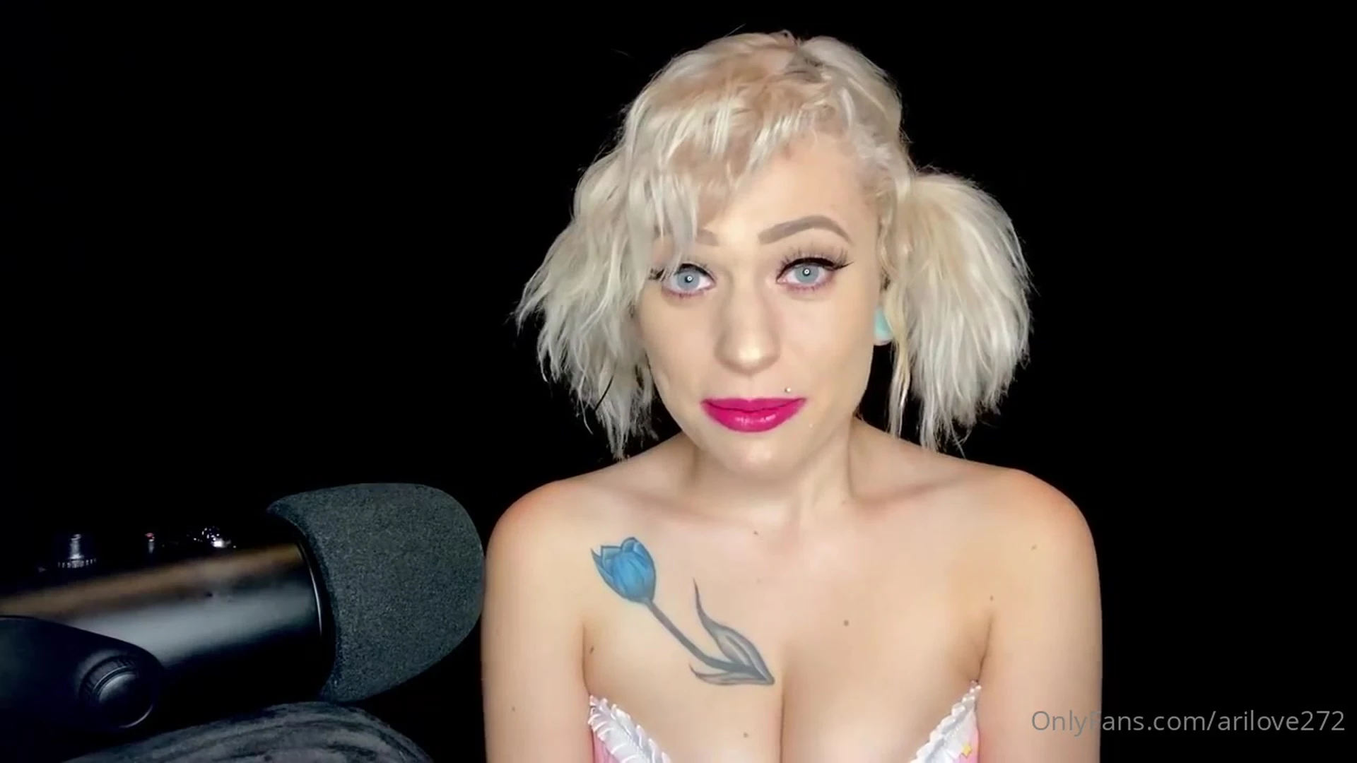 blind sucking Arilove Nude porn