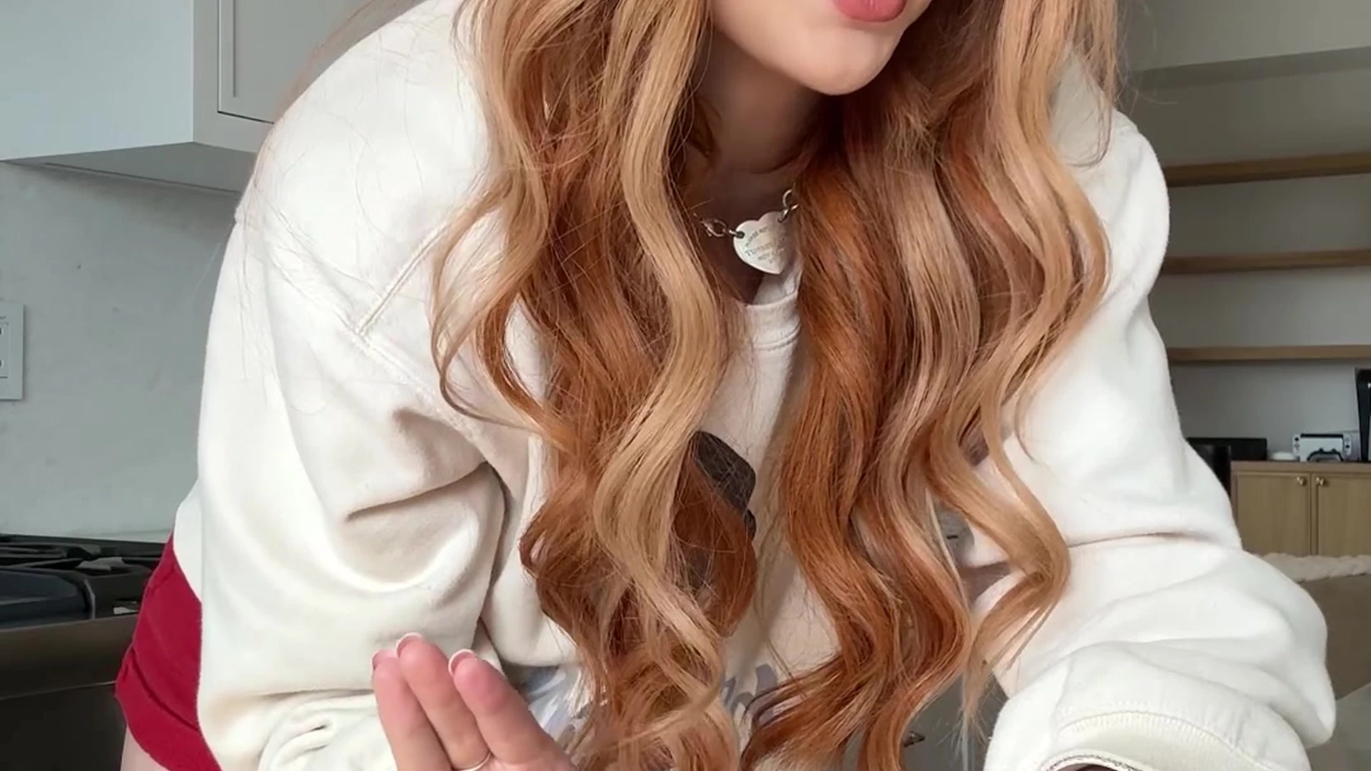 Petite Elly Clutch boobs