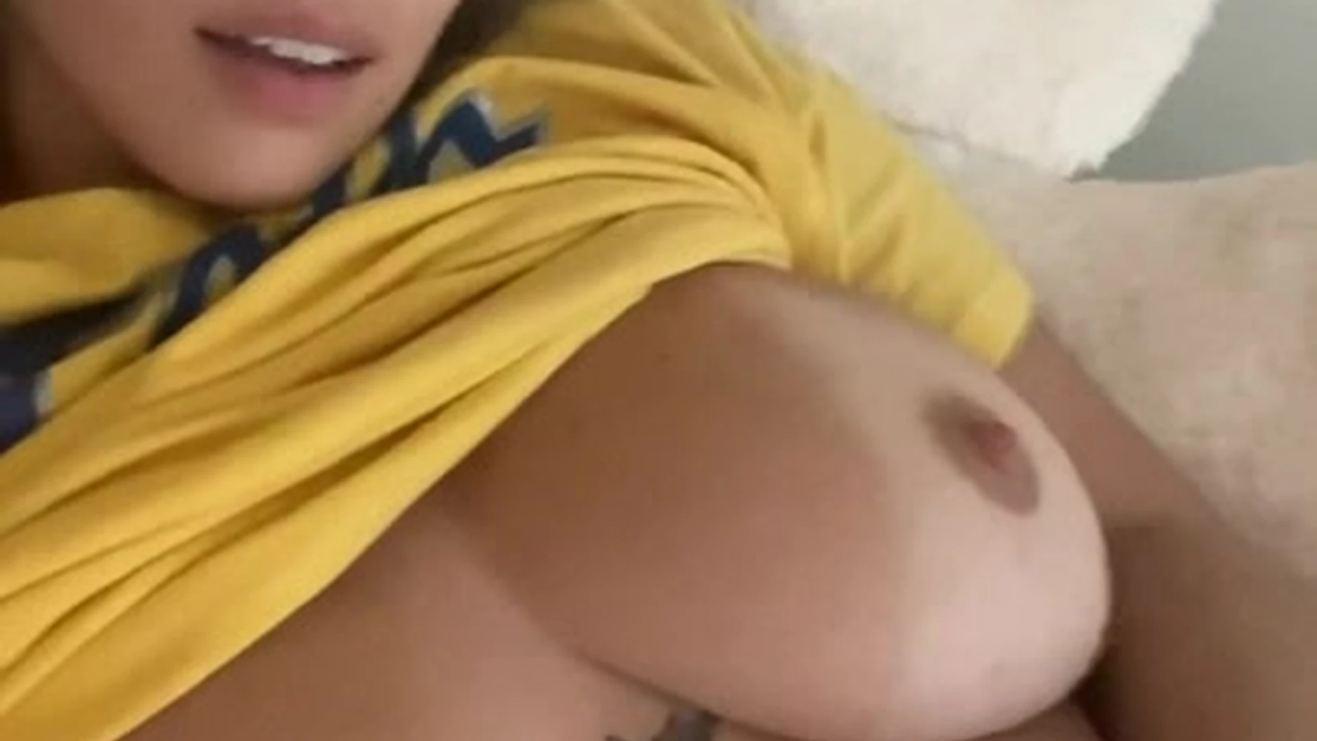 Ambsofficialxo blowjob