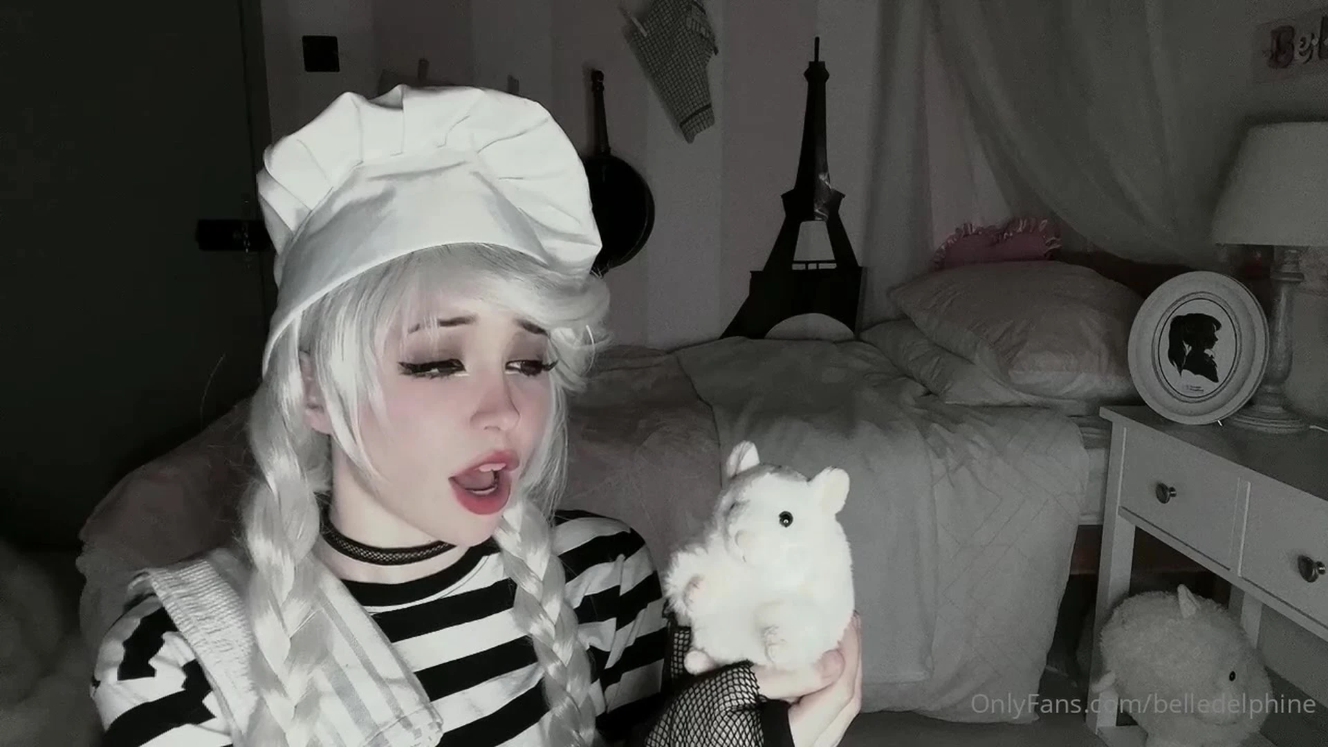 Belle Delphine dildo
