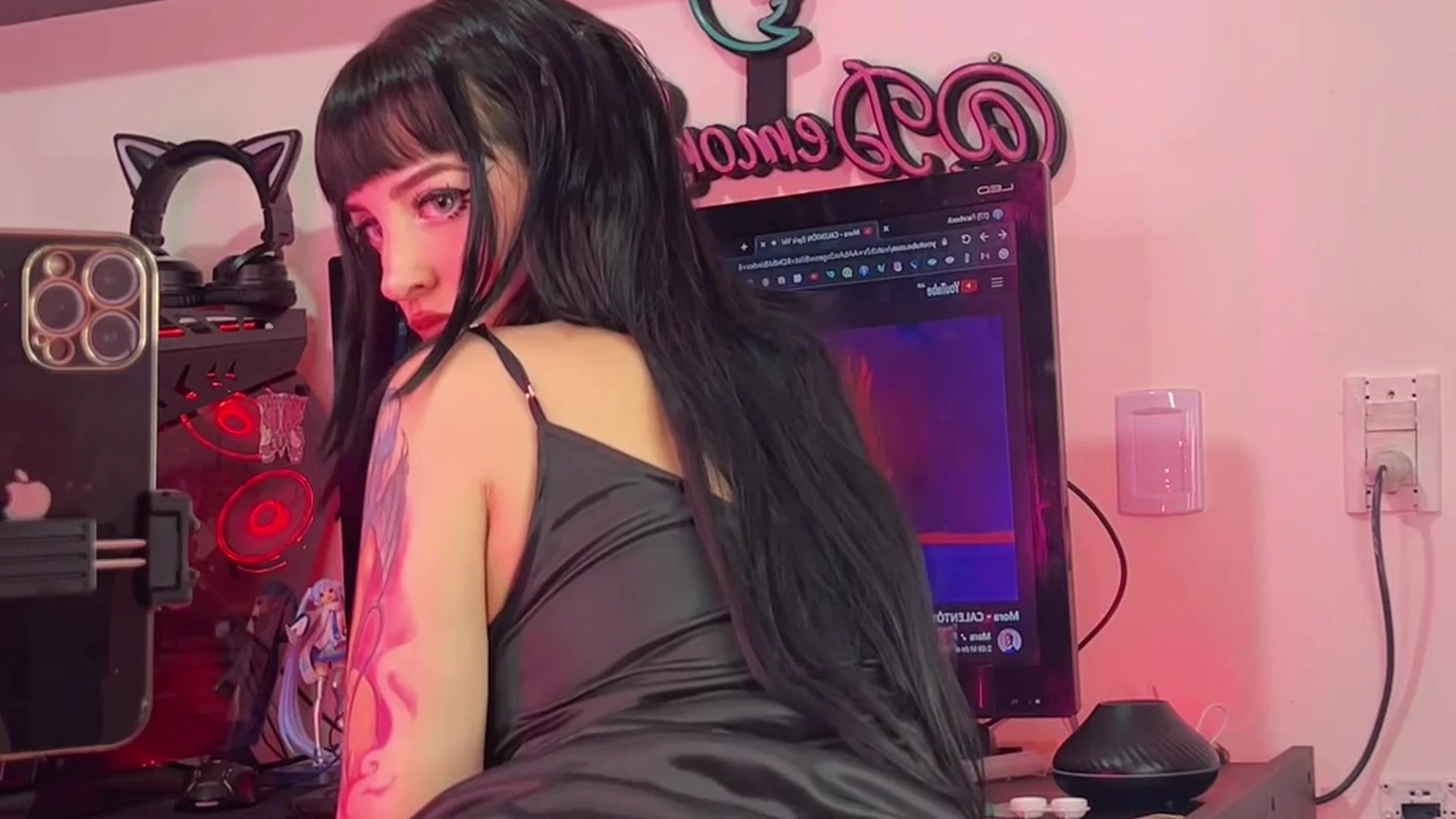 wild Demonmika face Sensational