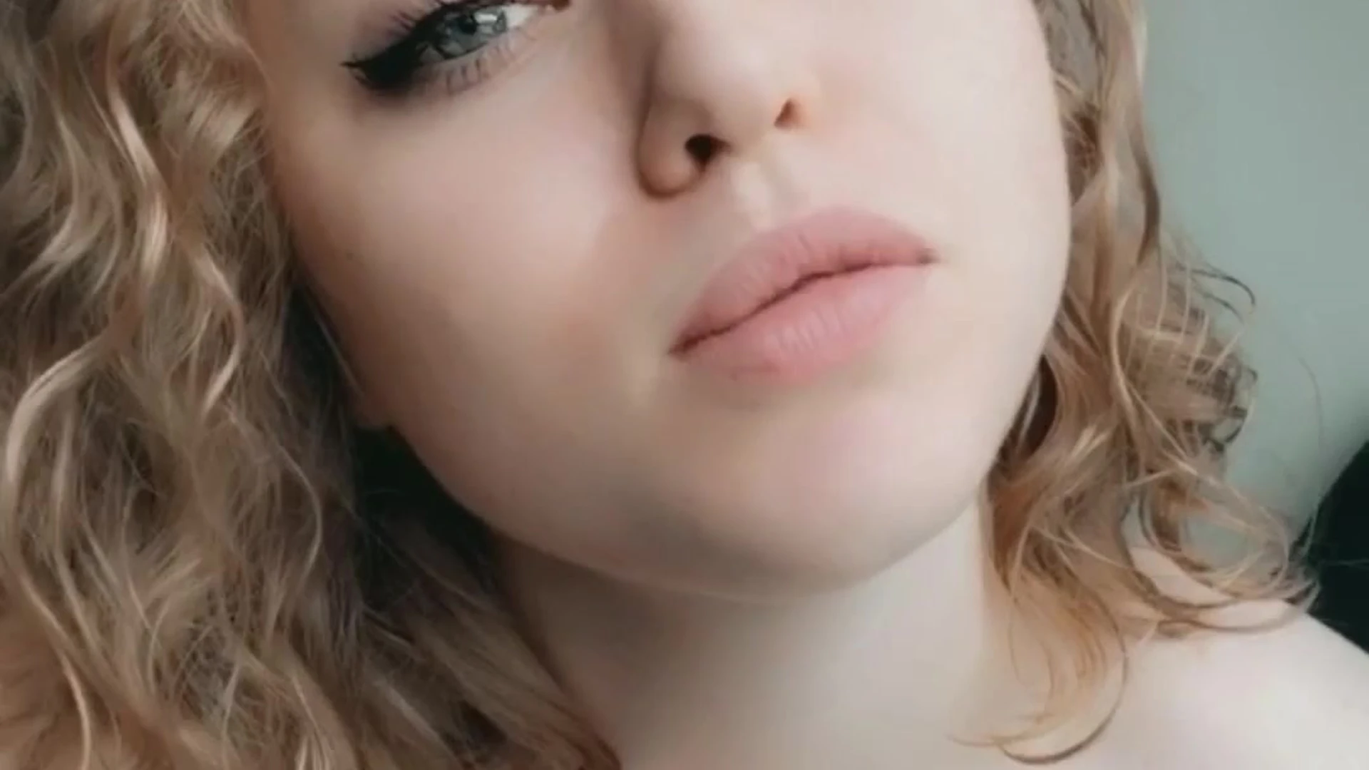 Sarah Calanthe dildo  Full Clip