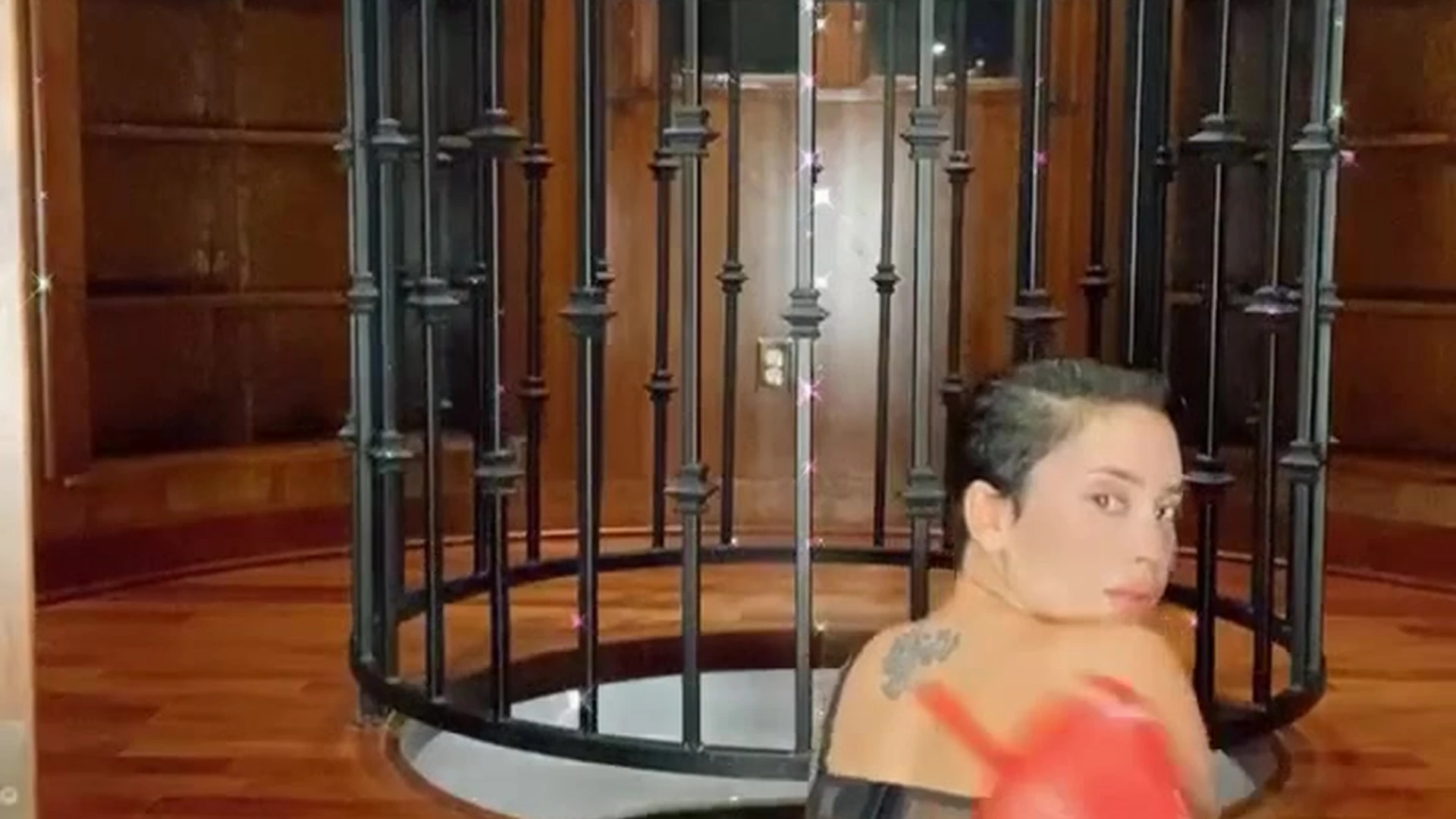pervert sucking Veronica Perasso of