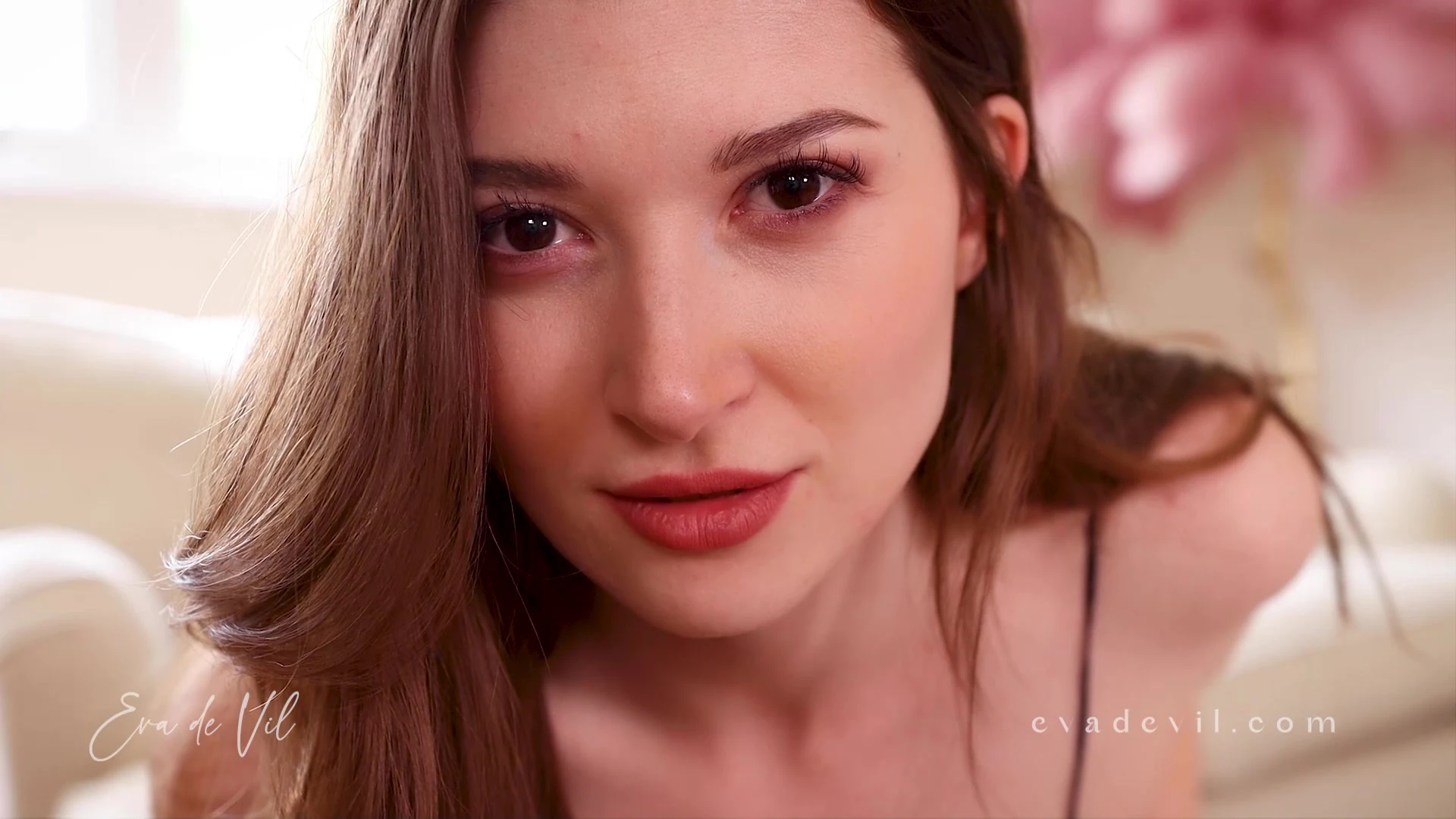 lewd Dripping Beauty Eva De Vil camgirl
