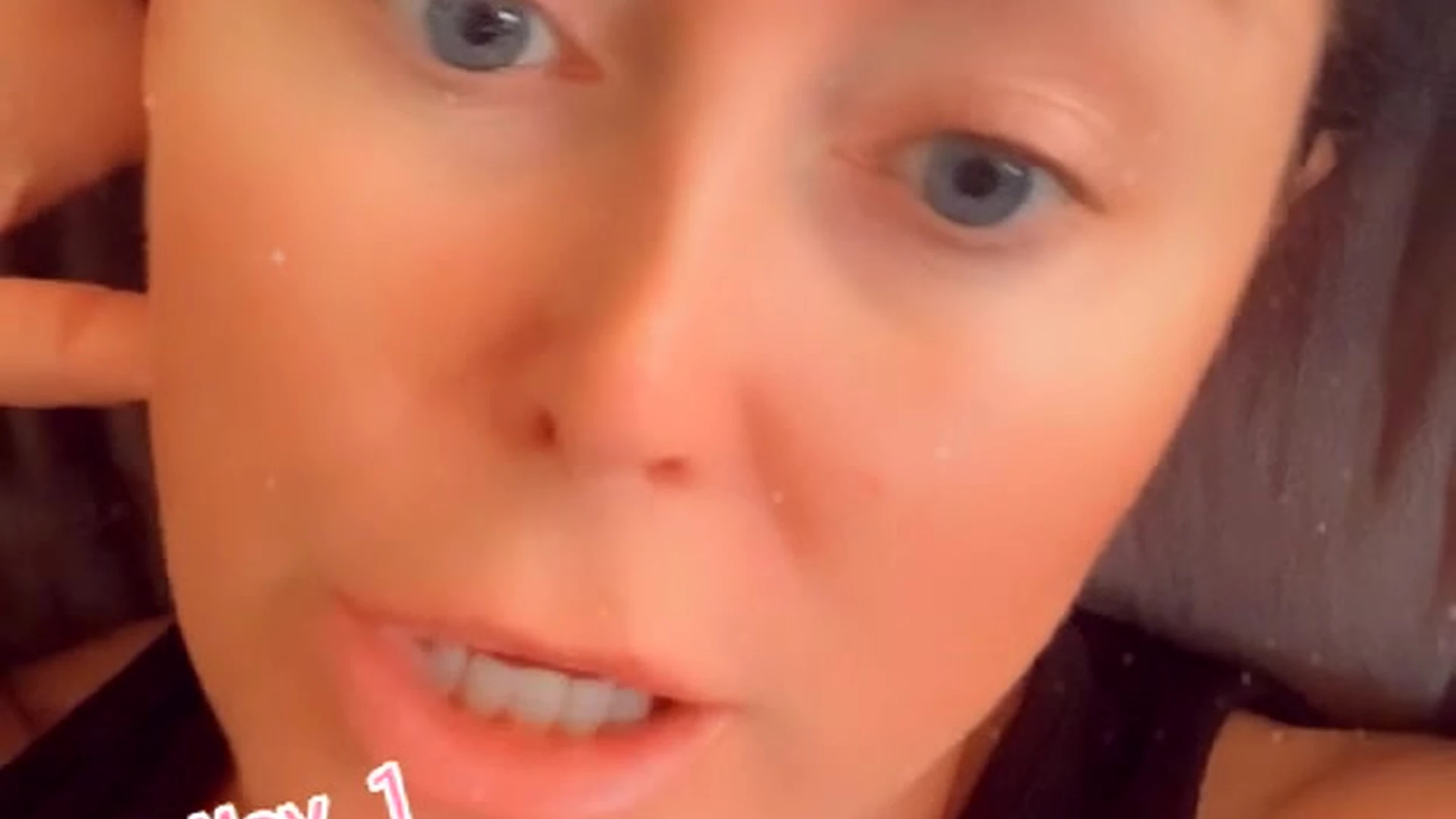 Exposed fleshy Christina Carter clips