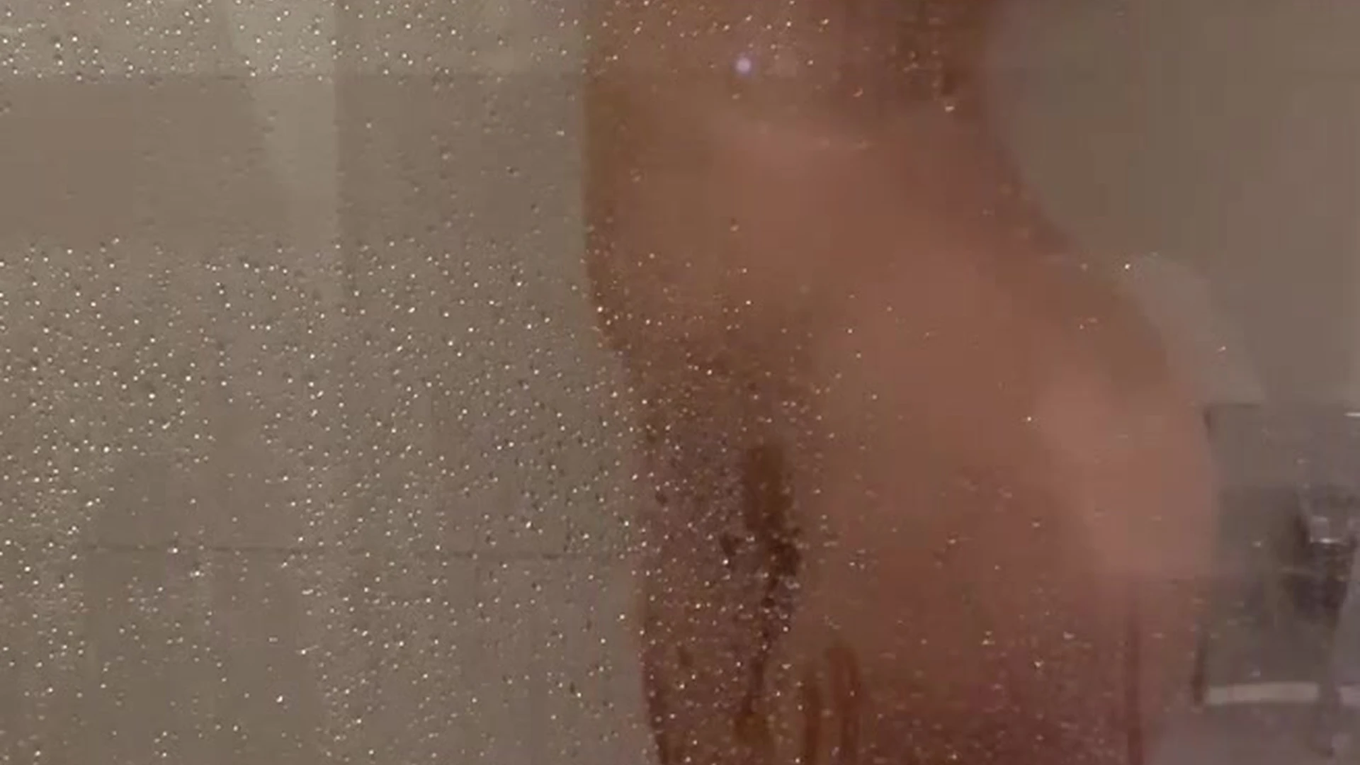 extreme Dripping Seductive KatieGcups nude tits