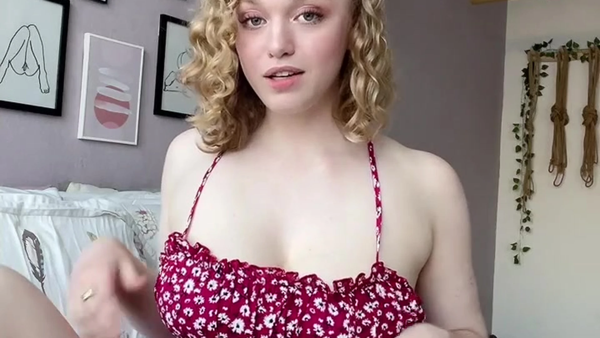 Exposed nan Sarah Calanthe joi