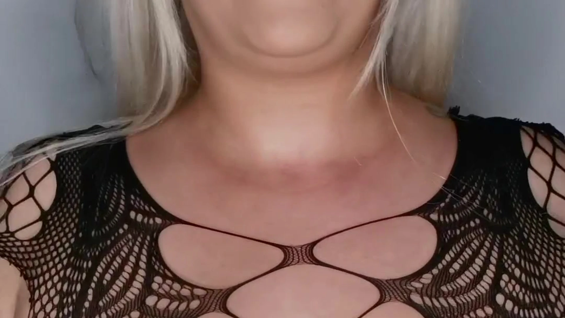 Ninapheonix bg  Clip