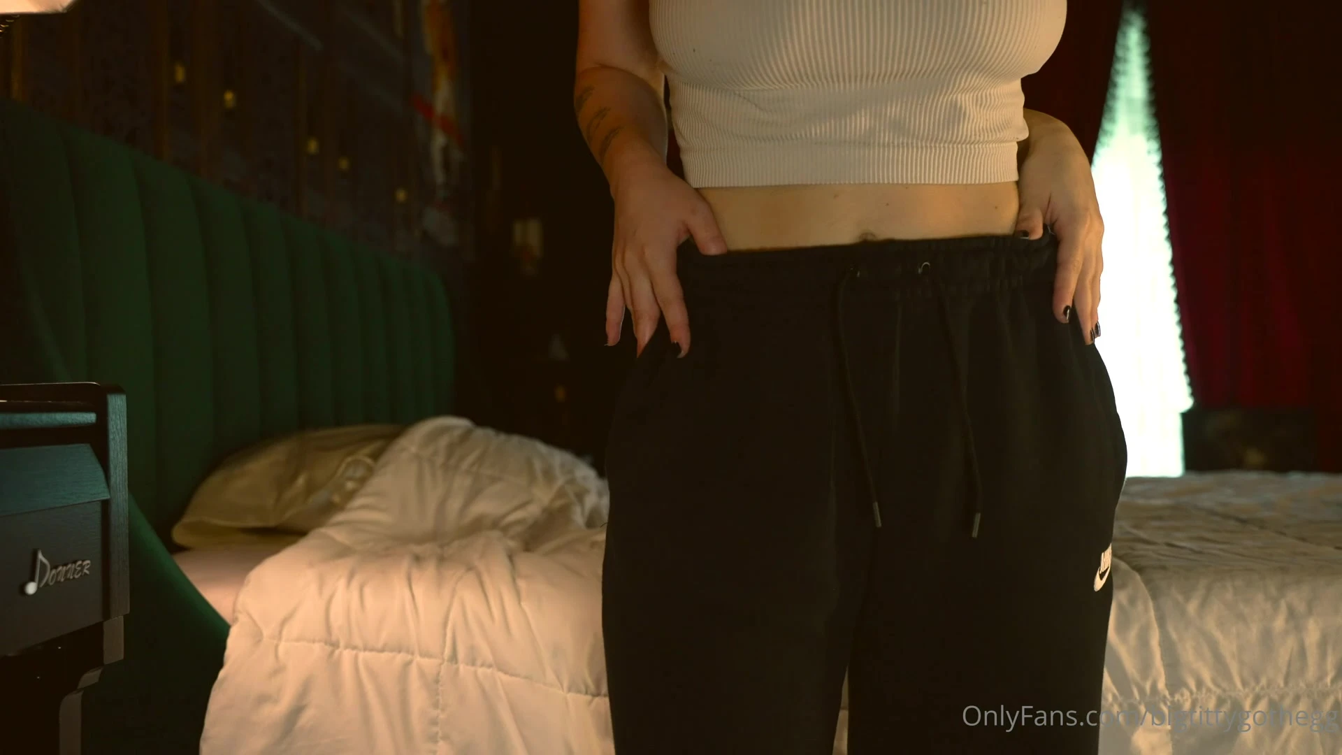 Slutty Bigtittygothegg pussy Clip