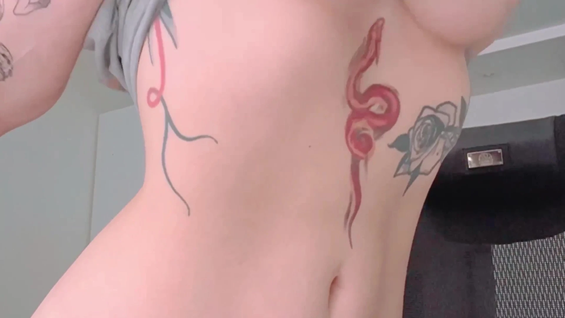 Exposed NoFaceBaby nude boobs