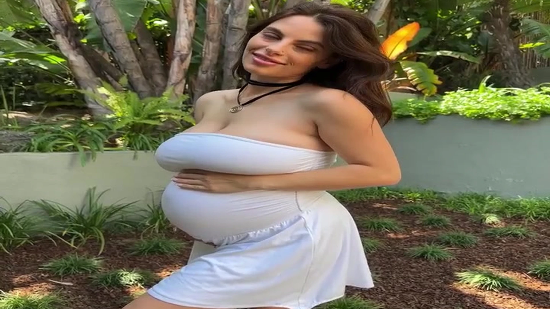 Exposed Sexy Alexa Pearl leaks OF