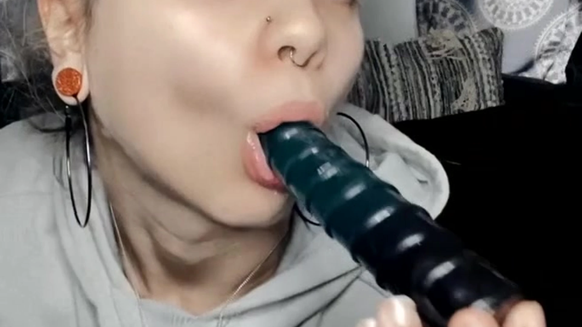 weird Lilbbyb pussy