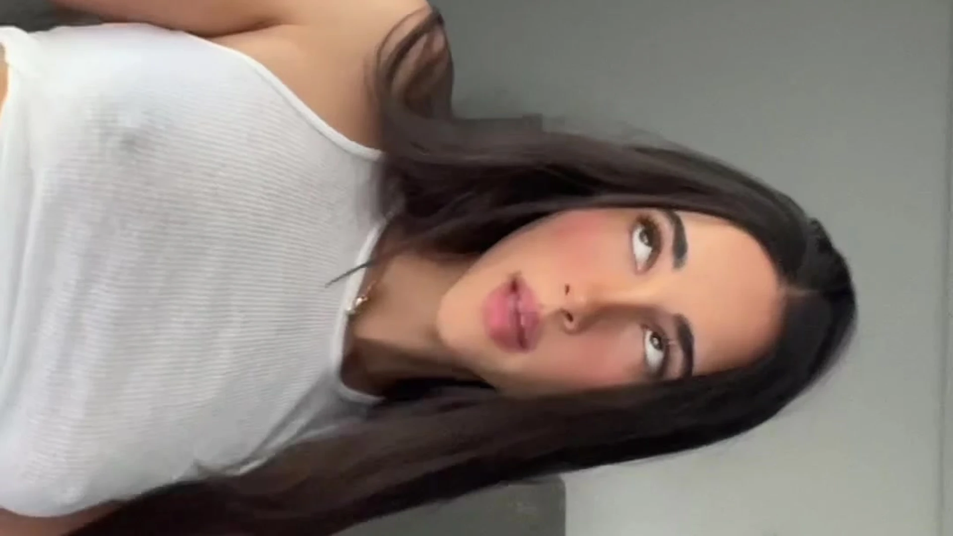Sexy Izzy Green ripped cams Epic
