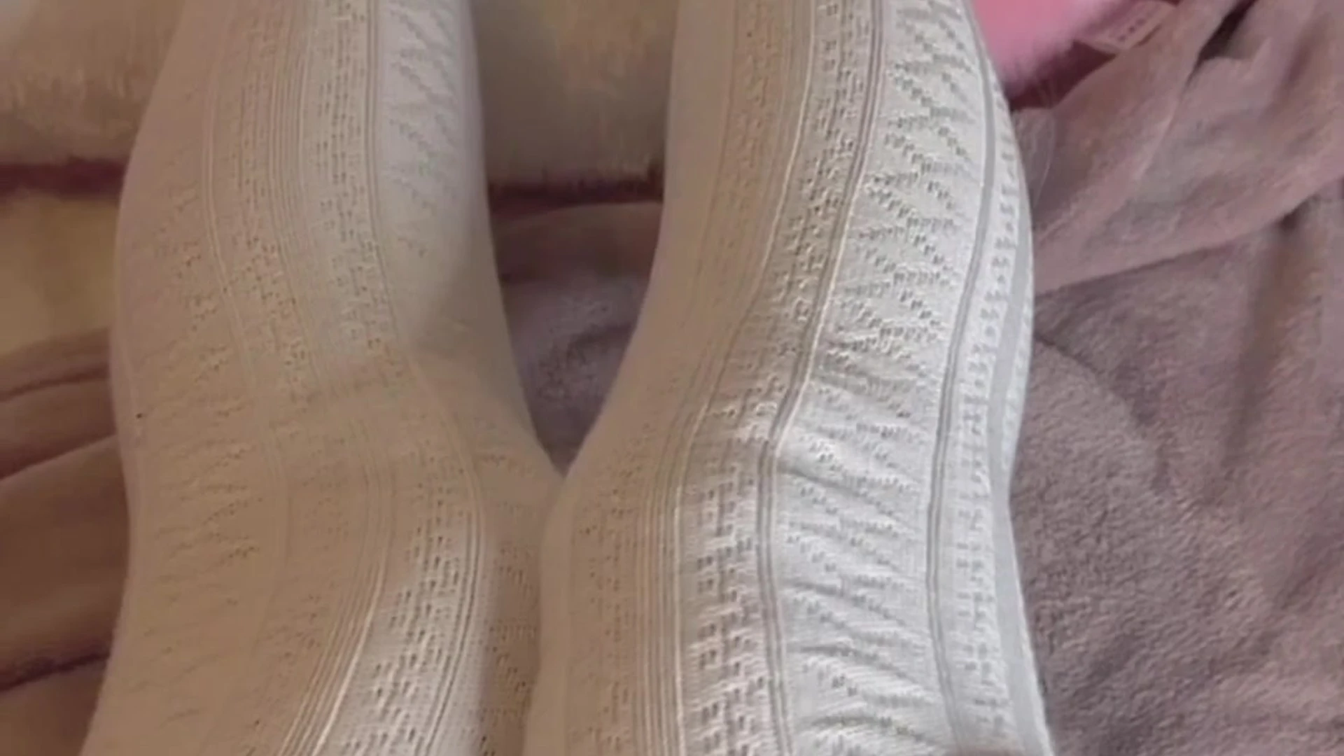 crone Sweating Cocainktty masturbating