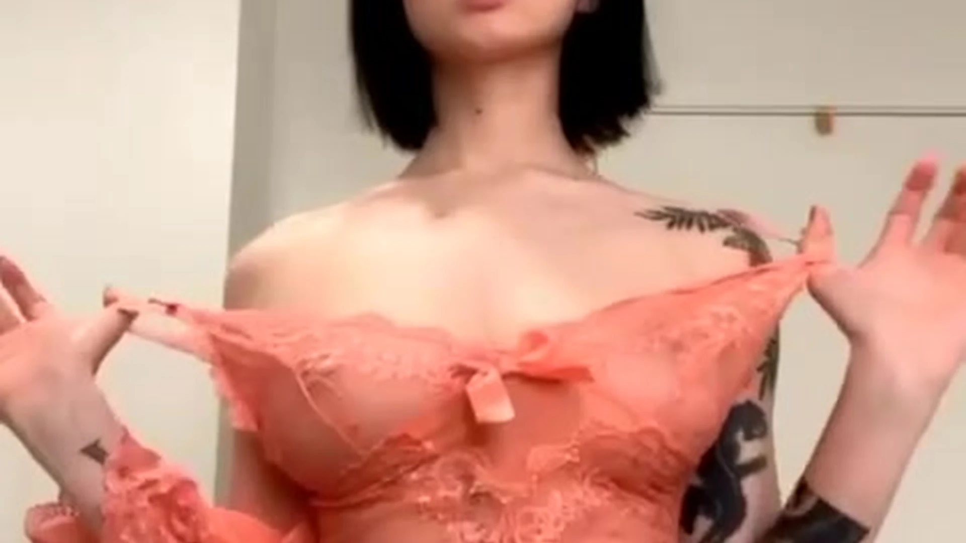 Noemiexlili Naked leaked