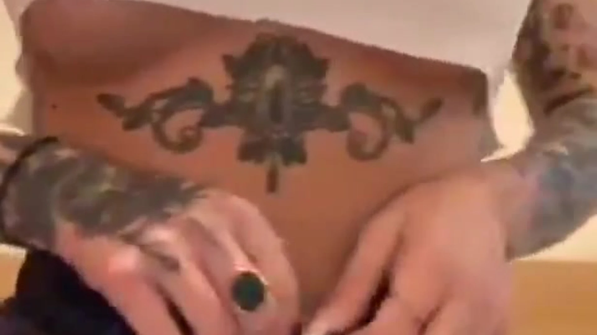 EPIC fake tits Alex Mucci leaks pic